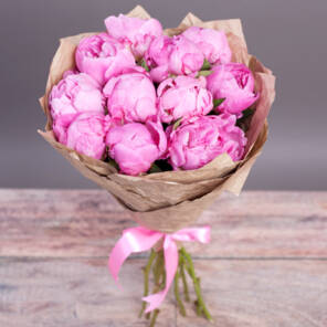 букет из 11 пионов розовых