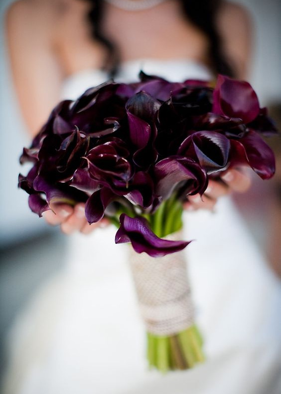 свадебный монобукет невесты фиолетовый