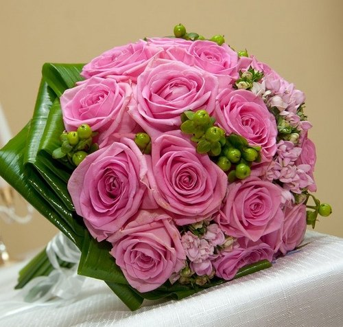 Свадебный букет из розовых роз